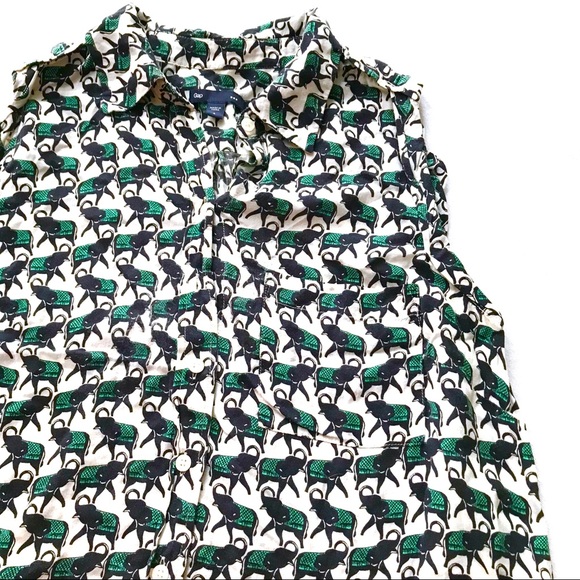 GAP Tops - GAP Elephant Pocket Tank Top
